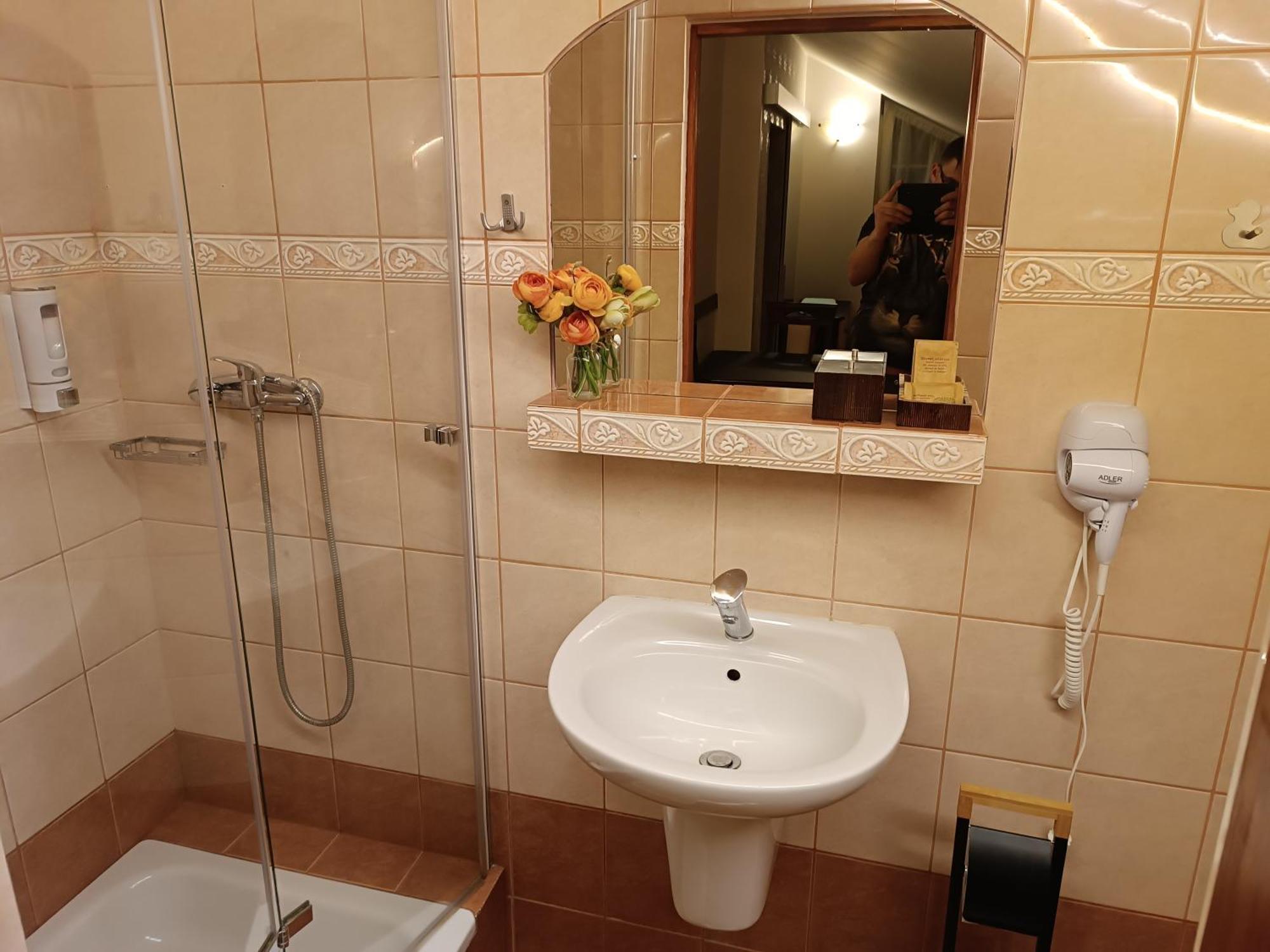 Aven'A Pokoje Goscinne Z Basenem Ujście-Darłowskie Exterior foto