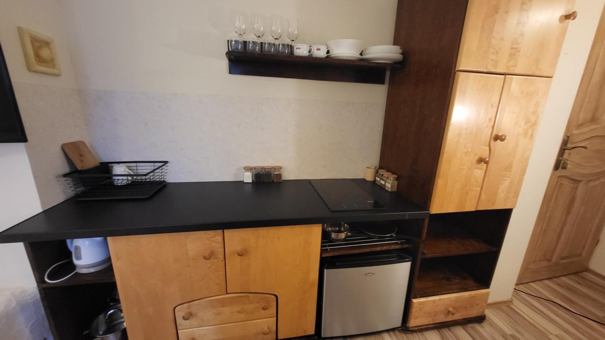 Aven'A Pokoje Goscinne Z Basenem Ujście-Darłowskie Exterior foto