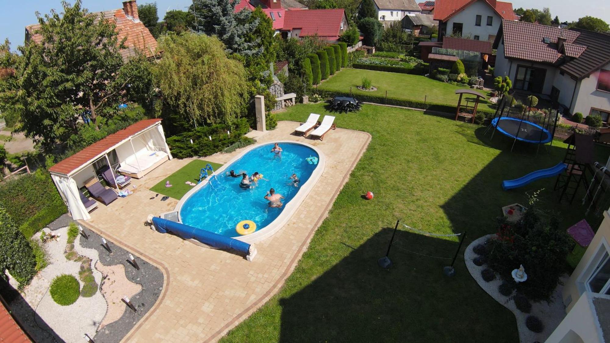 Aven'A Pokoje Goscinne Z Basenem Ujście-Darłowskie Exterior foto